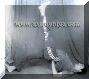 Ekapada uttana muyurasana