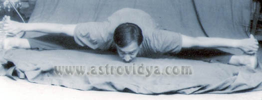 Upavishta konasana 